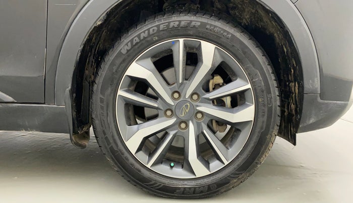 2021 Mahindra XUV300 W8 (O) 1.5 DIESEL, Diesel, Manual, 18,136 km, Right Front Wheel