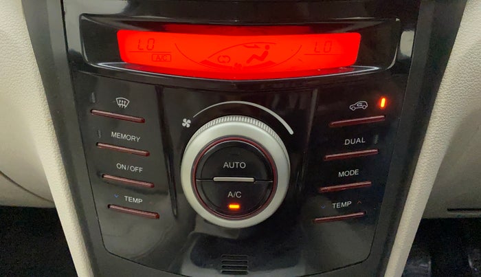 2021 Mahindra XUV300 W8 (O) 1.5 DIESEL, Diesel, Manual, 18,136 km, Automatic Climate Control