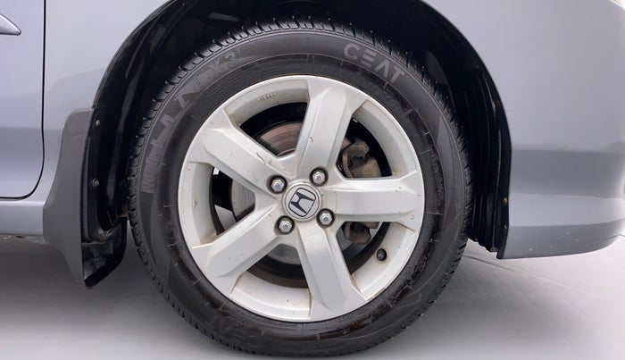 2010 Honda City V AT, Petrol, Automatic, 1,52,381 km, Right Front Wheel