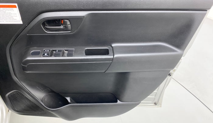 2021 Maruti New Wagon-R LXI CNG 1.0 L, CNG, Manual, 19,383 km, Driver Side Door Panels Control