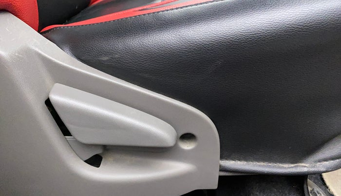 2016 Datsun Go Plus T, CNG, Manual, 53,309 km, Driver Side Adjustment Panel