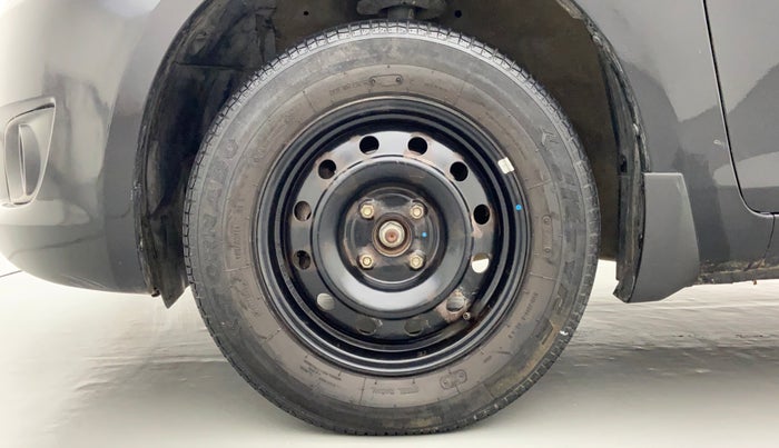 2014 Maruti Swift VXI D, Petrol, Manual, 51,936 km, Left Front Wheel