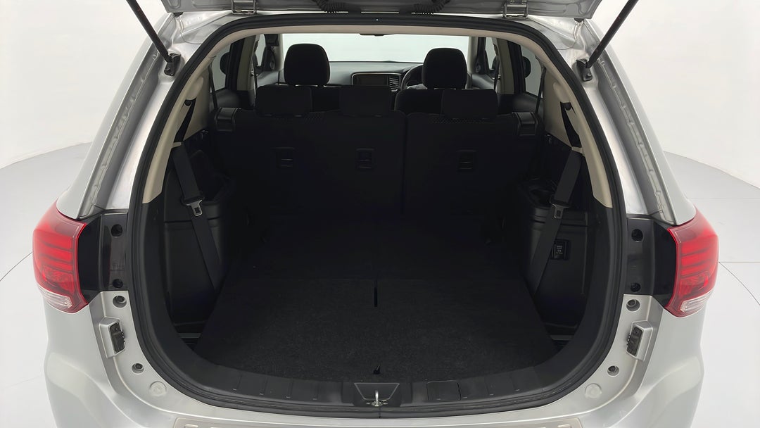 2018 Mitsubishi Outlander Ls 7 Seat (2wd), Automatic, 98394 km, Boot Inside View