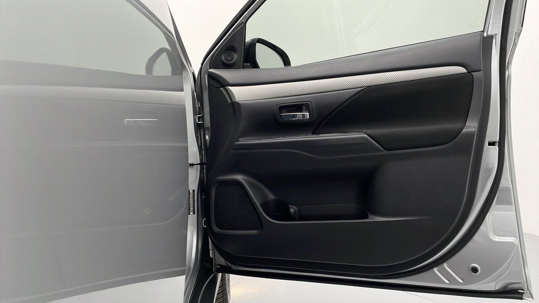 2018 Mitsubishi Outlander Ls 7 Seat (2wd), Automatic, 98394 km, Speaker View