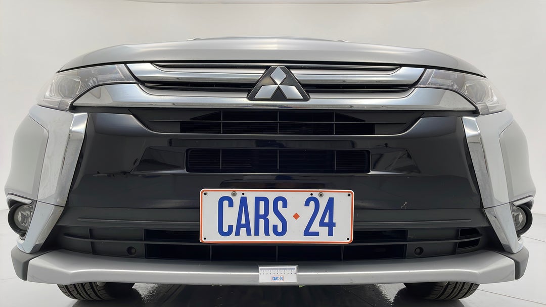 2018 Mitsubishi Outlander Ls 7 Seat (2wd), Automatic, 98394 km, Bumper Front Chip