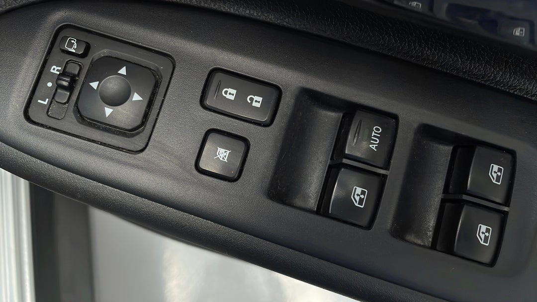 2018 Mitsubishi Outlander Ls 7 Seat (2wd), Automatic, 98394 km, Drivers Side Door Panel Controls