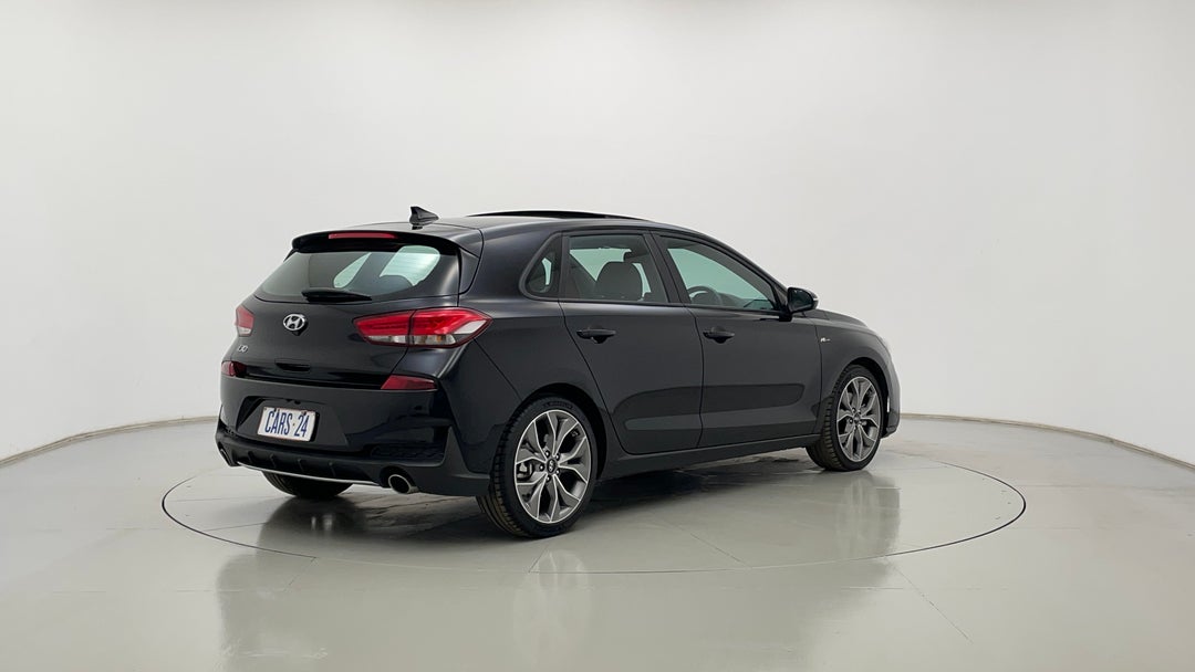 Right Back Diagonal (45- Degree) View