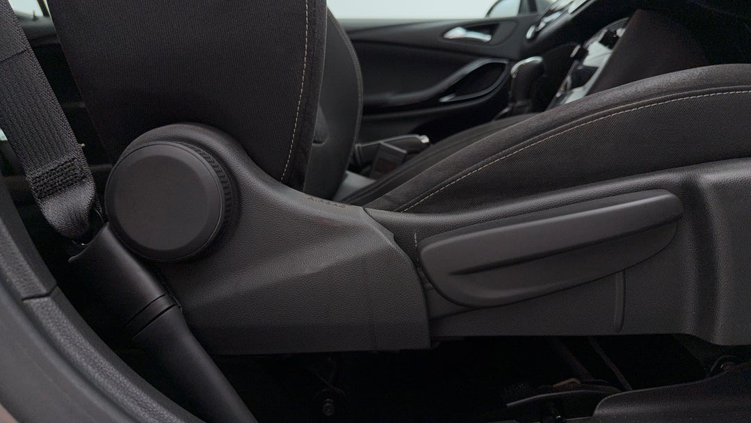 2017 Holden Astra R, Automatic, 92038 km, Drivers Side Adjustment Panel