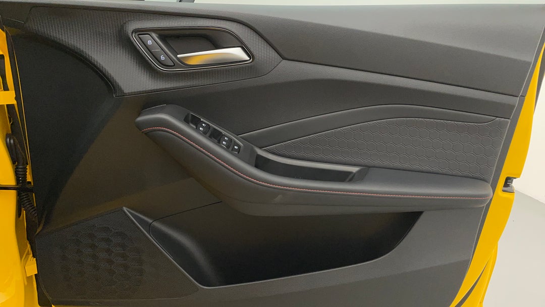 2023 MG Mg5 Essence, Automatic, 24147 km, Speaker View