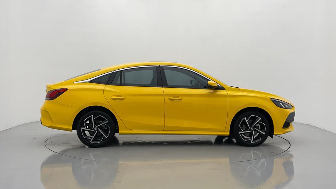 2023 MG Mg5 Essence, Automatic, 24147 km, Right Side View