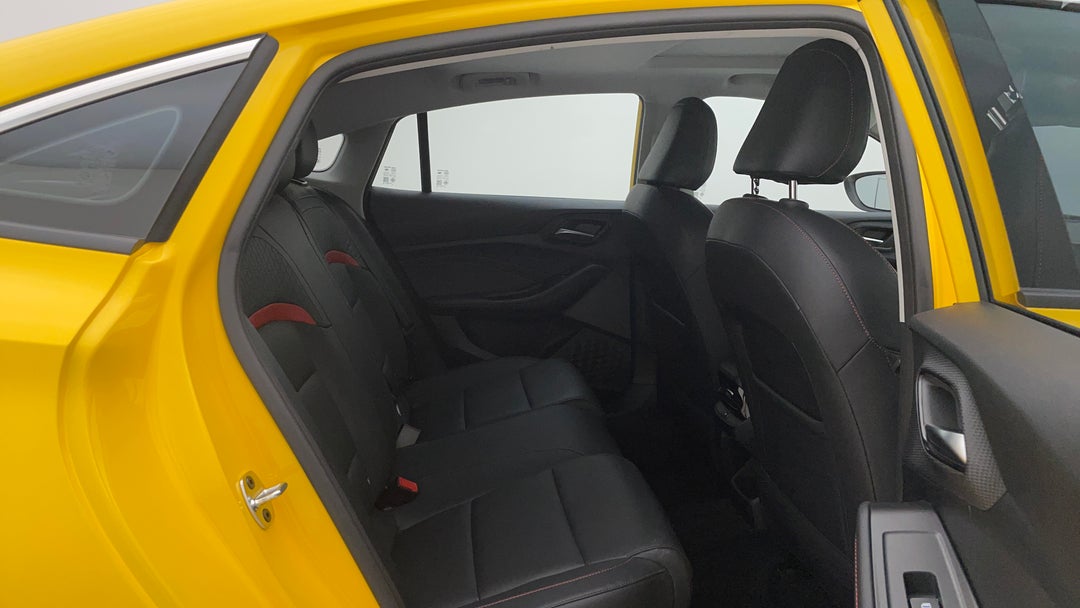 2023 MG Mg5 Essence, Automatic, 24147 km, Right Side Rear Door Cabin View