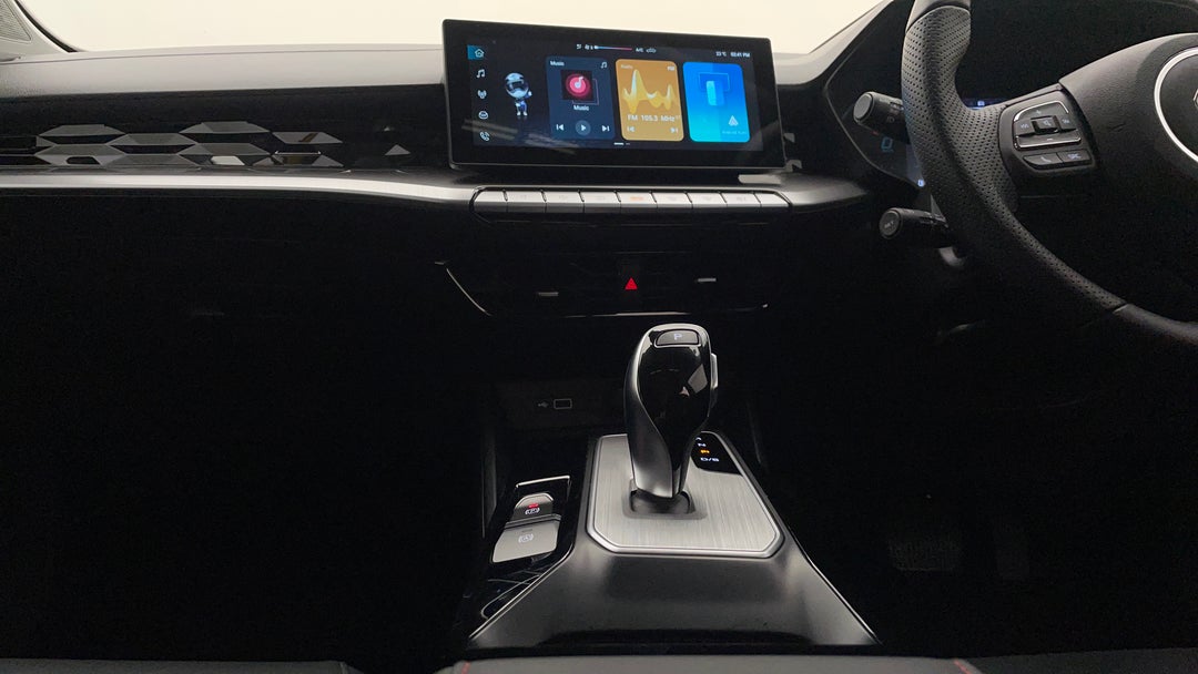 2023 MG Mg5 Essence, Automatic, 24147 km, Center Console