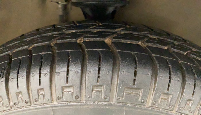 2015 Maruti Alto 800 LXI, Petrol, Manual, 39,142 km, Right Front Tyre Tread