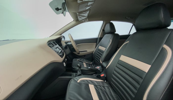 2019 Hyundai Elite i20 1.2 MAGNA PLUS VTVT, Petrol, Manual, 22,471 km, Right Side Front Door Cabin