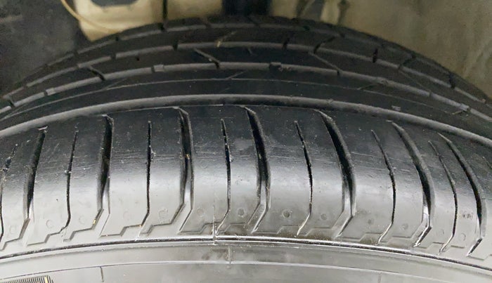 2019 Hyundai Elite i20 1.2 MAGNA PLUS VTVT, Petrol, Manual, 22,471 km, Left Front Tyre Tread