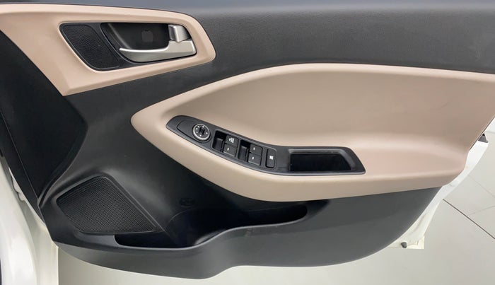 2019 Hyundai Elite i20 1.2 MAGNA PLUS VTVT, Petrol, Manual, 22,471 km, Driver Side Door Panels Control