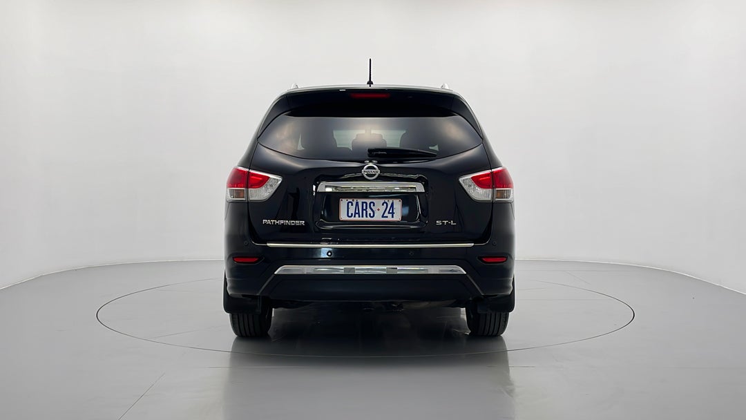2015 Nissan Pathfinder St-l (4x2), Automatic, 94913 km, Back/Rear View