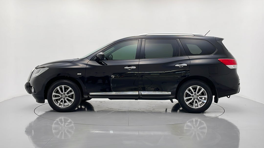 2015 Nissan Pathfinder St-l (4x2), Automatic, 94913 km, Left Side View