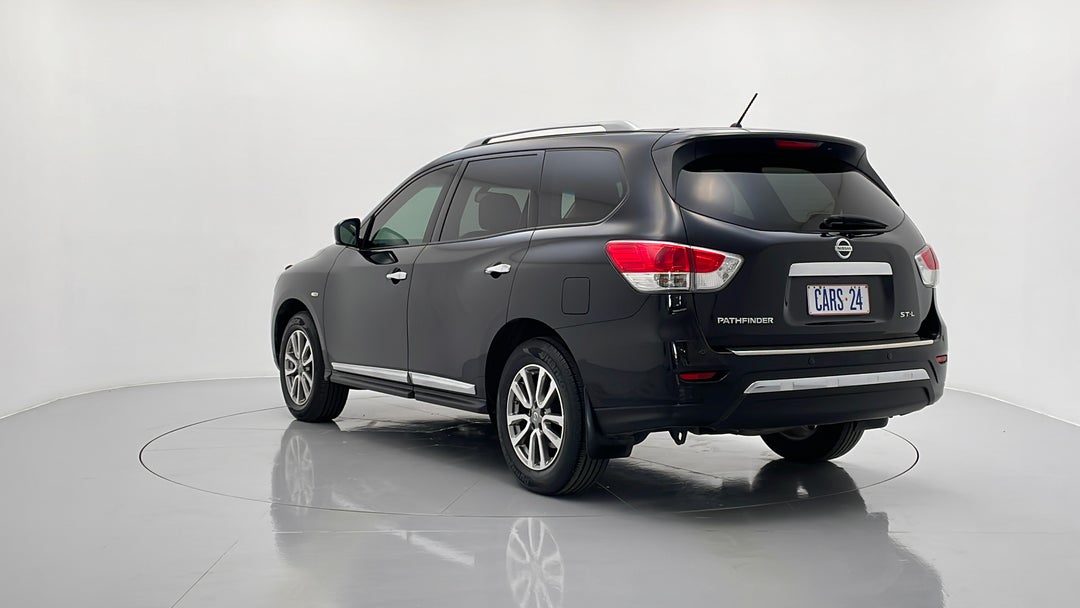 2015 Nissan Pathfinder St-l (4x2), Automatic, 94913 km, Left Back Diagonal (45- Degree) View
