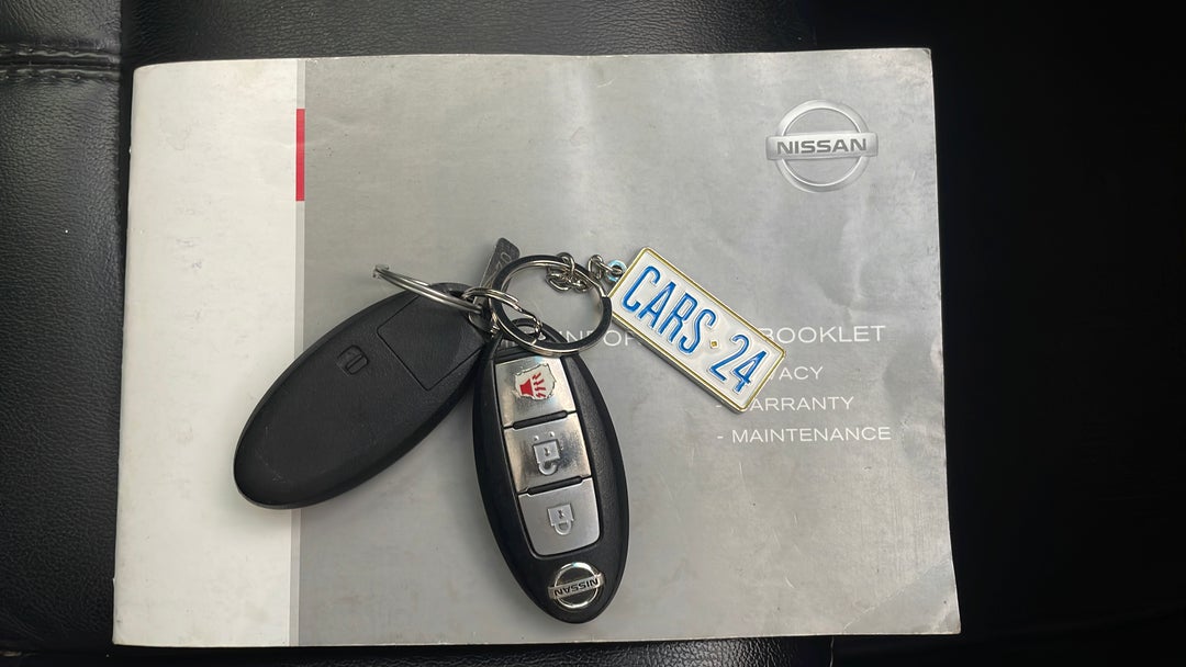 2015 Nissan Pathfinder St-l (4x2), Automatic, 94913 km, Key Close-up