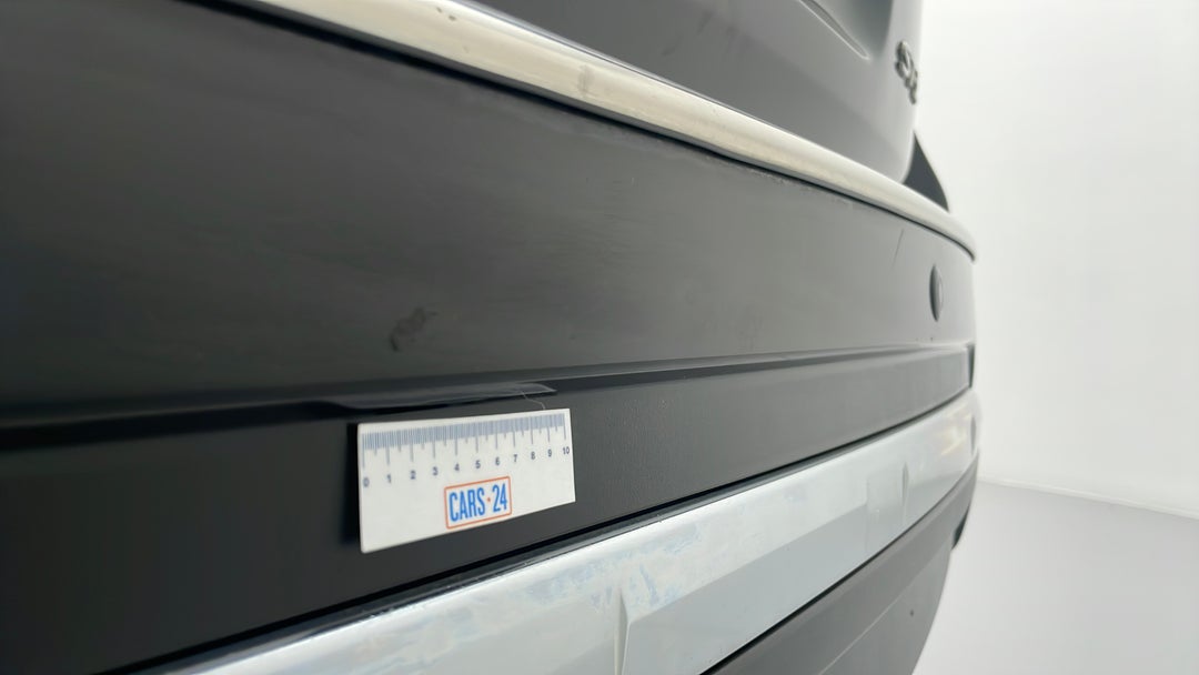 2015 Nissan Pathfinder St-l (4x2), Automatic, 94913 km, Bumper Rear Chip