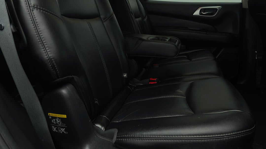 2015 Nissan Pathfinder St-l (4x2), Automatic, 94913 km, Right Side Rear Door Cabin View