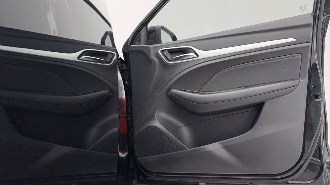 2020 MG Zst Essence, Automatic, 130082 km, Speaker View