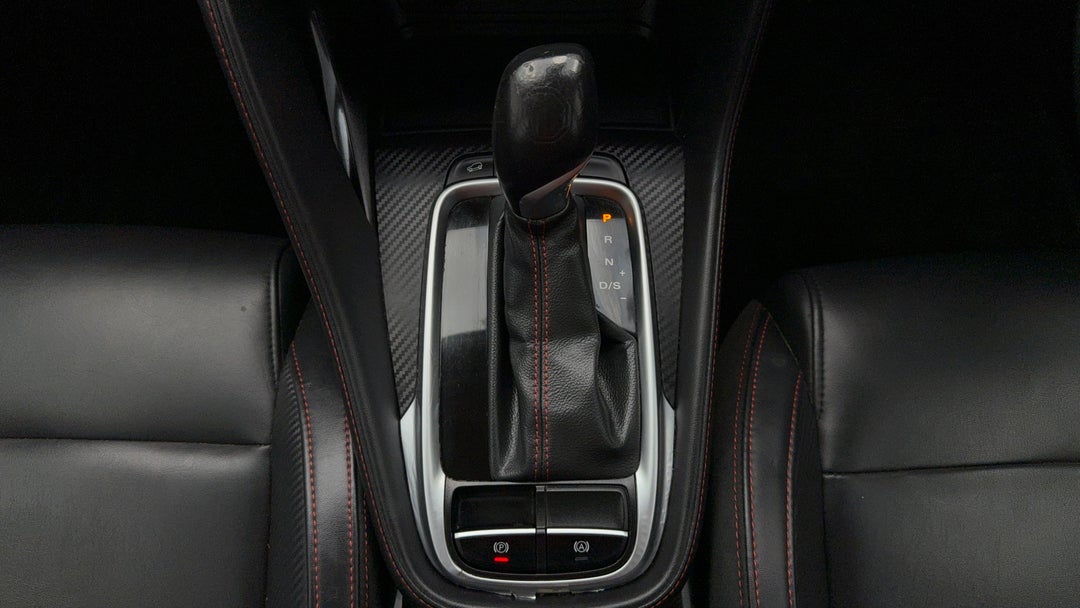 2020 MG Zst Essence, Automatic, 130082 km, Gear Lever 