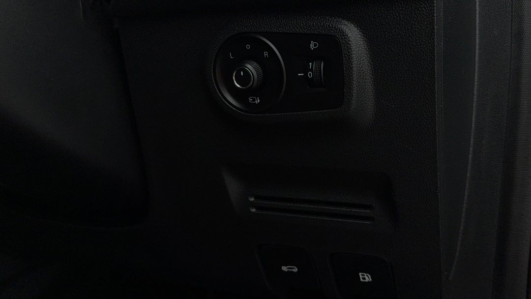 2020 MG Zst Essence, Automatic, 130082 km, Utility Switches/Buttons