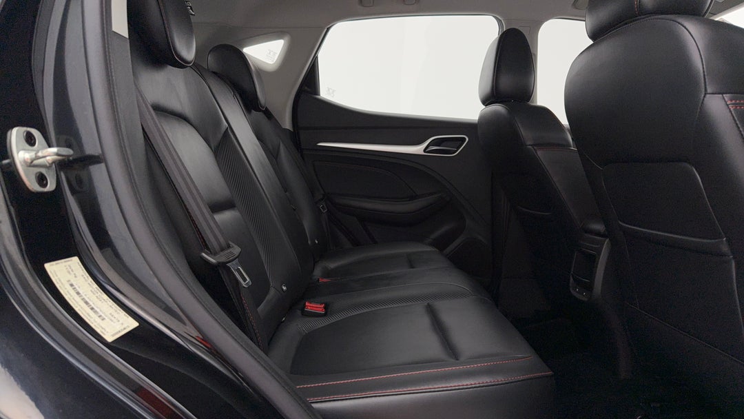 2020 MG Zst Essence, Automatic, 130082 km, Right Side Rear Door Cabin View
