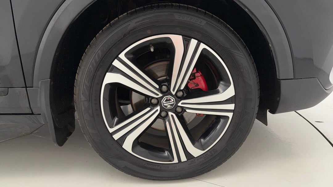 2020 MG Zst Essence, Automatic, 130082 km, Right Front Wheel