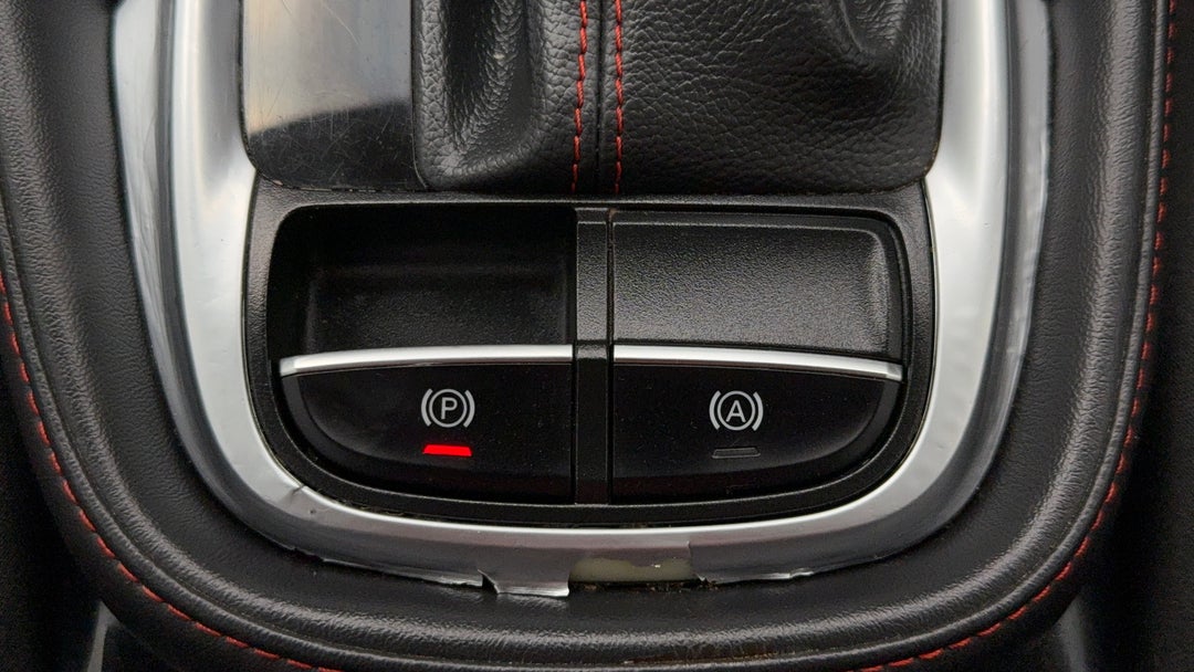 2020 MG Zst Essence, Automatic, 130082 km, Handbrake