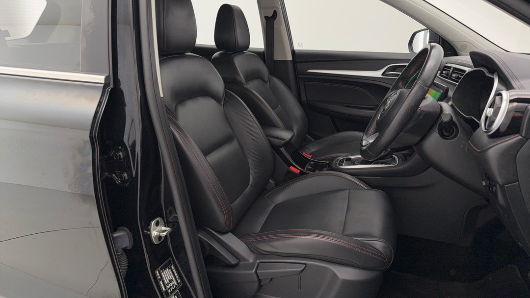 2020 MG Zst Essence, Automatic, 130082 km, Right Side Front Door Cabin View