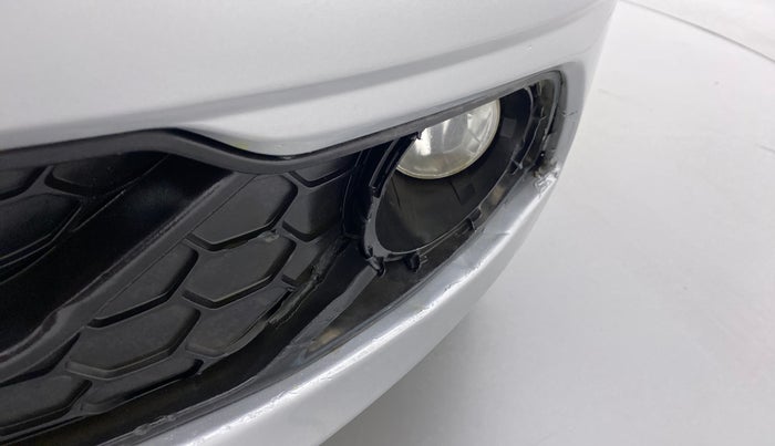 2018 Tata Tiago XZA PETROL, Petrol, Automatic, 1,21,042 km, Left fog light - Cover missing