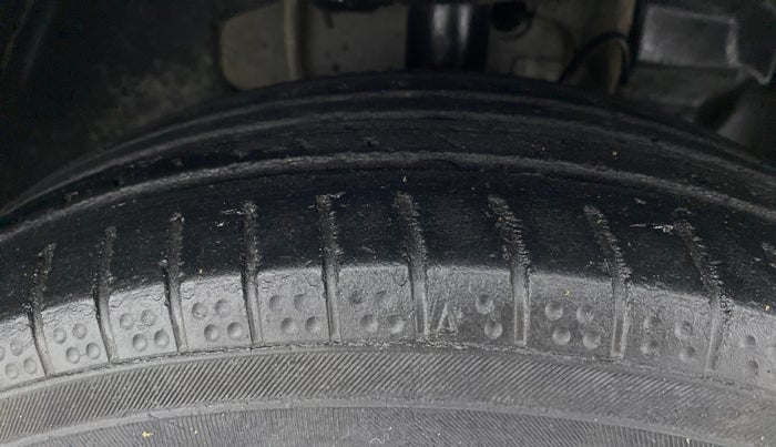 2018 Tata Tiago XZA PETROL, Petrol, Automatic, 1,21,042 km, Right Front Tyre Tread