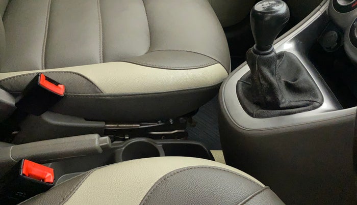 2014 Hyundai i10 MAGNA 1.1, Petrol, Manual, 35,852 km, Gear lever - Boot cover slightly torn