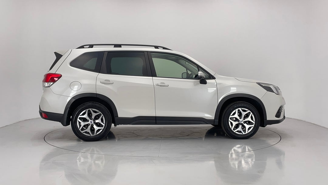2023 Subaru Forester 2.5i (awd), Automatic, 47546 km, Right Side View