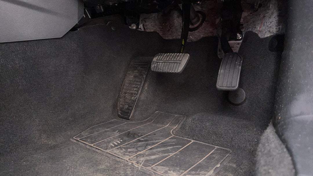 2023 Subaru Forester 2.5i (awd), Automatic, 47546 km, Pedals and Footmat