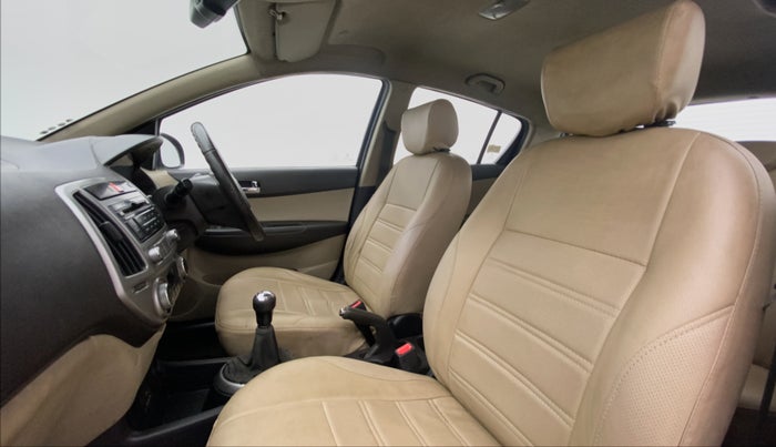 2014 Hyundai i20 SPORTZ 1.2 VTVT, Petrol, Manual, 53,278 km, Right Side Front Door Cabin
