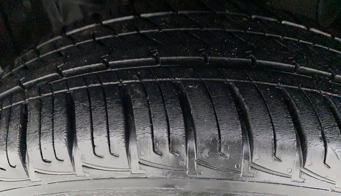 2019 Maruti Vitara Brezza VDI, Diesel, Manual, 18,349 km, Left Front Tyre Tread