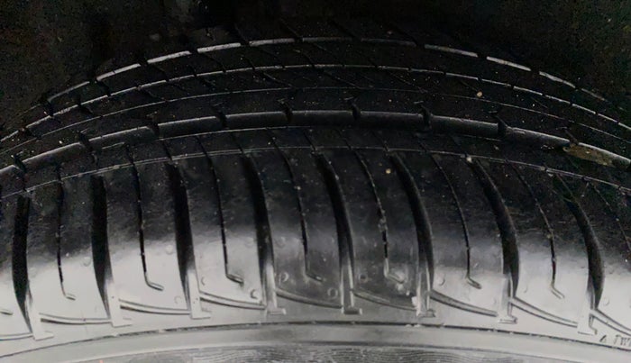 2019 Maruti Vitara Brezza VDI, Diesel, Manual, 18,349 km, Right Rear Tyre Tread