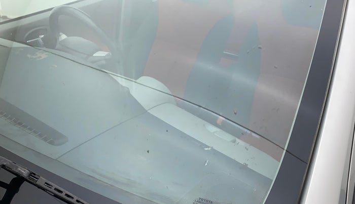 2011 Toyota Etios VX, Petrol, Manual, 27,017 km, Front windshield - Minor spot on windshield