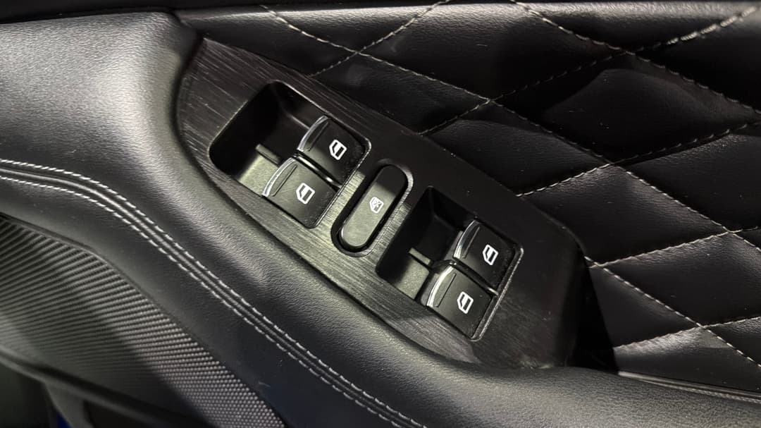 2021 GWM Ute Cannon-X (4x4), Automatic, 74386 km, Drivers Side Door Panel Controls