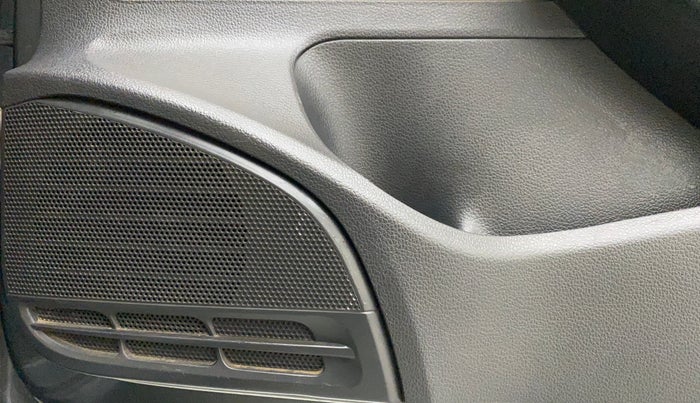 2017 Volkswagen Polo HIGHLINE1.2L, Petrol, Manual, 65,247 km, Speaker