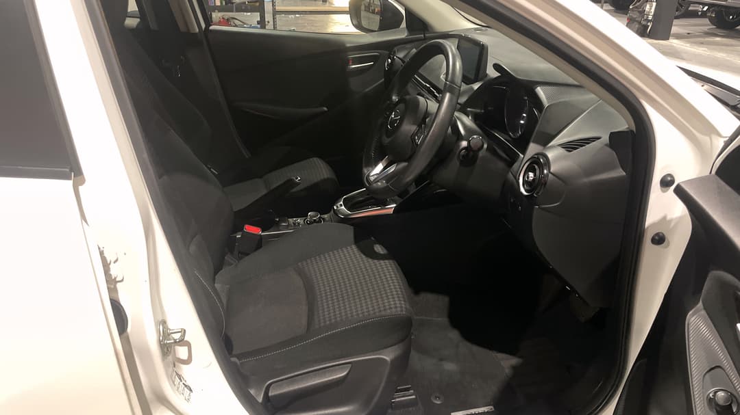2017 Mazda Mazda2 Maxx, Automatic, 67060 km, Right Side Front Door Cabin View