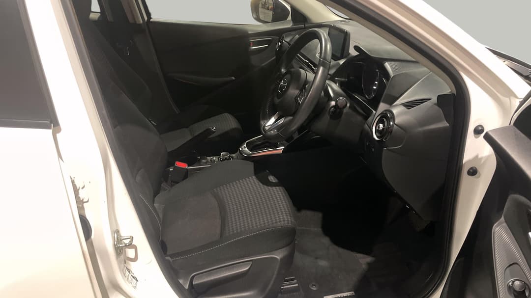 2017 Mazda Mazda2 Maxx, Automatic, 67060 km, Right Side Front Door Cabin View