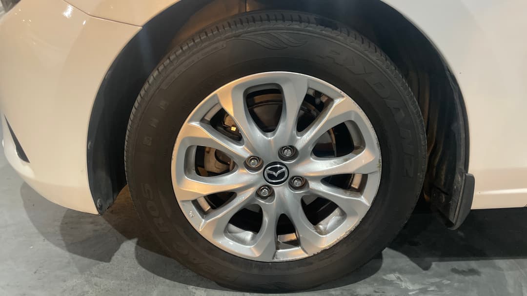 2017 Mazda Mazda2 Maxx, Automatic, 67060 km, Left Front Wheel