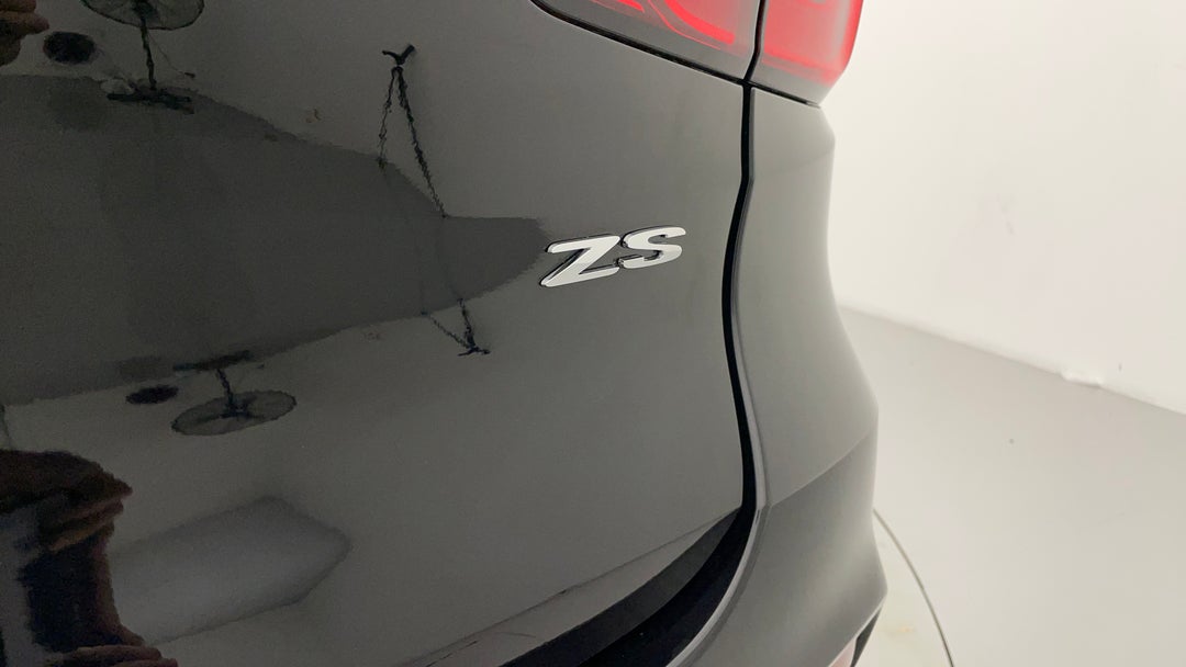 Badge (Boot Right Side)