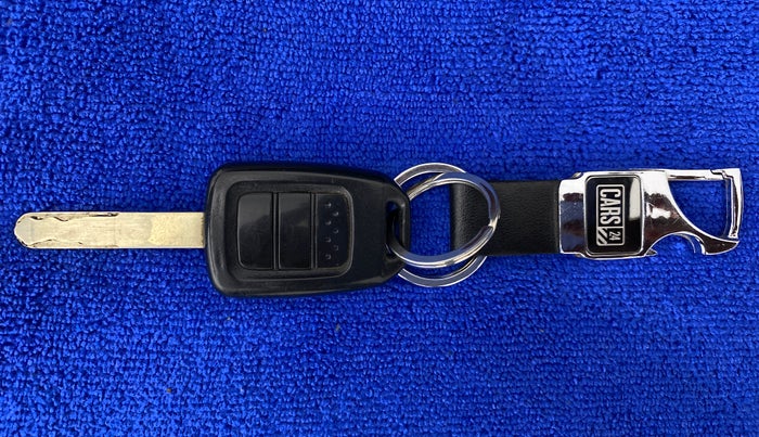 2018 Honda Amaze 1.2L I-VTEC S, CNG, Manual, 87,999 km, Key Close Up