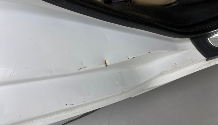 2018 Honda Amaze 1.2L I-VTEC S, CNG, Manual, 87,999 km, Right C pillar - Slightly rusted